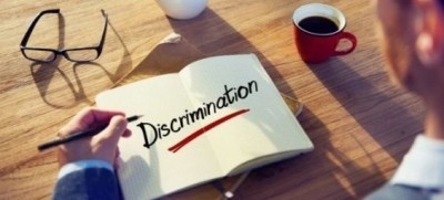 Discrimination en entreprise : le refus d’embauche fondée sur la détention d’une carte de séjour